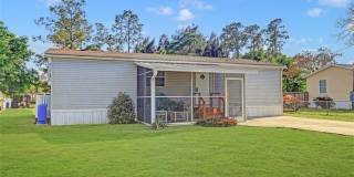 FIRST MONTH'S RENT FREE! 2/2 W/ LARGE YARD IN N. FT. MYERS! Gallery 1