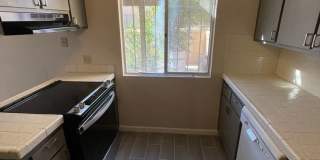 Cute 2 bedroom 2 bath Condo for RENT in Four Palms Condominium Complex Gallery 9