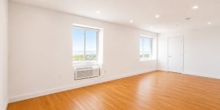 10 Franklin Boulevard Gallery 13