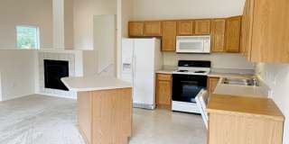 East Anchorage Townhouse with Yard, Garage, and W/D In unit! Close to JBER! Gallery 33
