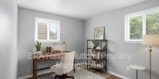 281 Napoleon Gallery 4