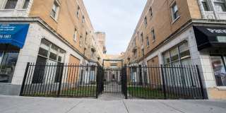 5957 W Madison St Gallery 29