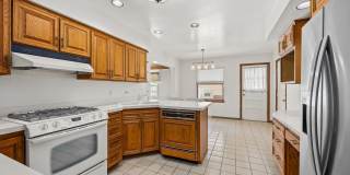 2922 Sunnyside Avenue Gallery 24