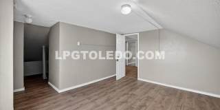 3905 Peru St. Gallery 26