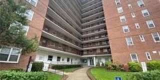 97-10 62nd Drive unit: 9C Gallery 1