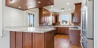 1 Month's Free Rent - 5 Bedroom Home Between 12 South and Oak Hill Gallery 8