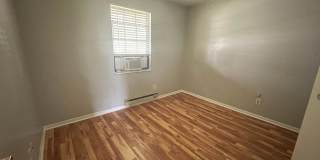 Very well kept 3 bedroom, 1.5 bath with One Car Garage and Nice Back Yard Gallery 6