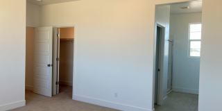 Spacious Home Located in Shafter! Gallery 13