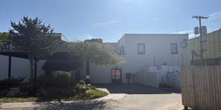 511 Newton Street Gallery 1