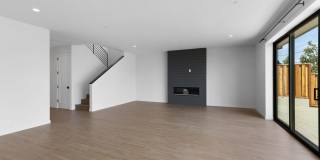 Modern Coastal Lease in Top of the World Gallery 16