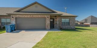 3-bedroom, 2-bathroom home located in the beautiful Pea Ridge, AR Gallery 1