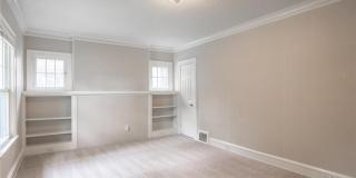 3555 Queen Ave N Gallery 16