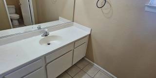 Spacious 6 bedroom , 3 bathroom home with downstairs bedroom and bath Gallery 24