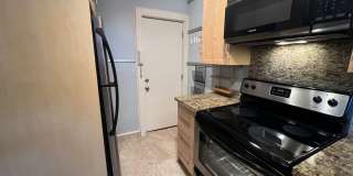 Charming North Capitol Hill Vintage Condo – Modern Comforts & Ideal Location Gallery 15