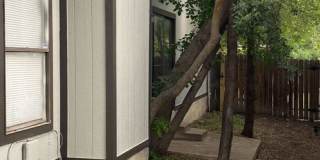 Cute 2/1 duplex with a garage Gallery 11