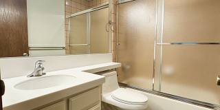 Beautifully Upstairs Condo at Ridgecrest Condominiums!! HOA Pool/Jacuzzi Gallery 12