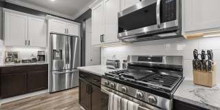 127 East 8th Avenue Gallery 4