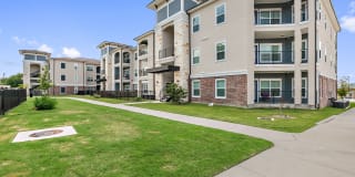 Sadler House Luxury Apartment Homes Gallery 26