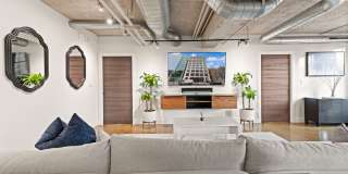 Fully Furnished Designer Loft with Parking & Monument Views! Gallery 6