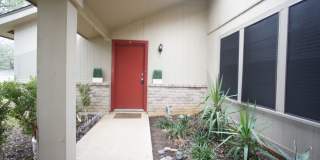 Quiet 2/1 Duplex in Beautiful and Established North Austin Gallery 1