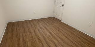Great 2 bedroom Apartment with Garage! Gallery 9