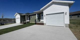 Tired of Nightly Rental Rates - New Never Occupied - Brand New 2 bedroom 2 bath Duplex in Kimberling City, MO - Ask us about Move In Incentives Gallery 1