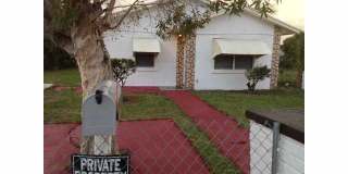 Pet Friendly 3 Bedroom Single Family Home in Riviera Beach Gallery 1