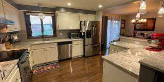 Spacious 3 Bedroom Home Close to Everything! Gallery 13