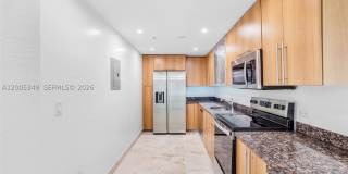 7501 E Treasure Dr Gallery 5
