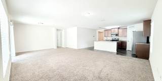 Spacious 4BR Home with Large Fenced Yard & Community Pool Gallery 15