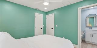 2412 La Salle Avenue Gallery 21
