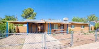 Clean and Spacious SFH downtown Gallery 1