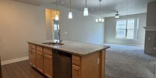 Secure, Stylish & Convenient – 2 Bed Condo in Loveland Gallery 7