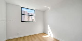 501 SW 1st St Gallery 20