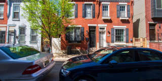 Two Bed Graduate Hospital Apartment Gallery 15
