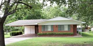 For Rent – Spacious Home Next to Spring Lake Park! Gallery 1