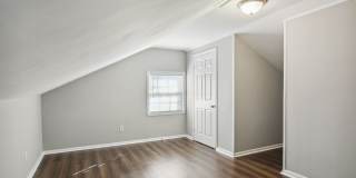 1932 Beech Street Gallery 24
