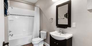 Gorgeous remodeled 3-bedroom, 2.5 bath home in Hillcrest Gallery 24