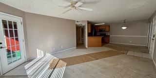 Belleair Village Condo 1/1 Open floor plan Gallery 10