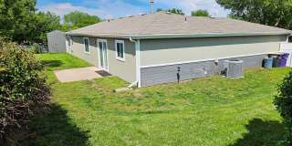 Gorgeous Corner lot Home for Rent! Gallery 5