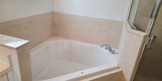 202 NE 36th Ter Gallery 38