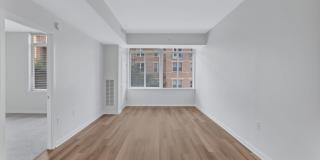 The Cosmopolitan at Reston Town Center Gallery 14