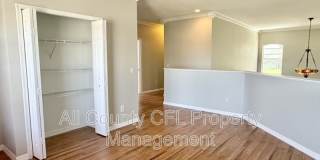 2300 The Oaks Blvd Gallery 33