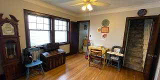 AVAILABLE JULY - 3 BEDROOM/1.5 BATHROOM HOME Gallery 6