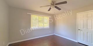 MOVE IN SPECIAL!  Spacious 3 Bed, 2 Bath Home with Large Yard Available! Gallery 17
