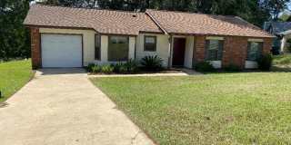 LOVELY 3/2 in Eastgate w/ Granite Counters, Plank Vinyl Floors Throughout, Screened Porch, & Garage! Avail April 10th for $1895/month! Gallery 1