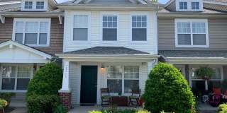 2 Bedroom Townhouse with Easy Access to I40 2 Bedroom Townhouse with Easy Access to I40 Gallery 1