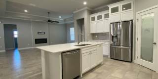 Stunning Southside Home w/ Solar Panels! Gallery 24