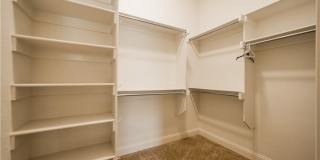 6101 W Woodbine Drive Gallery 9