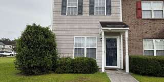 Nice 2 bedroom,  1.5 bath townhouse Gallery 1